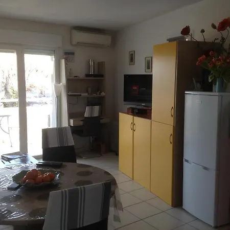 F2 Immeuble Les Pieds Dans L'eau Apartment *
